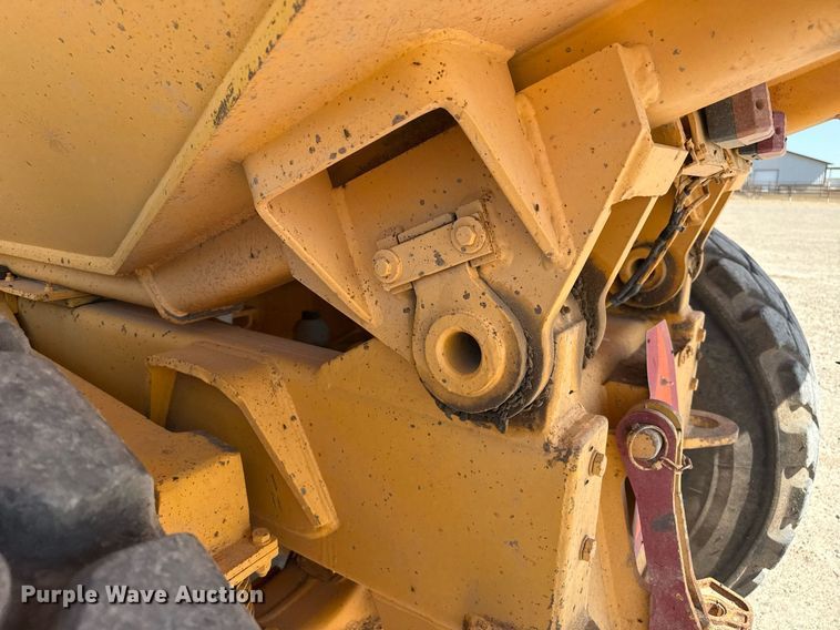 image for item DZ8520 1997 Volvo A25C articulated haul truck