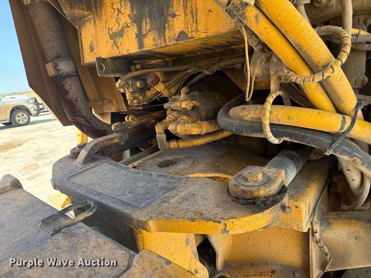 image for item DZ8520 1997 Volvo A25C articulated haul truck