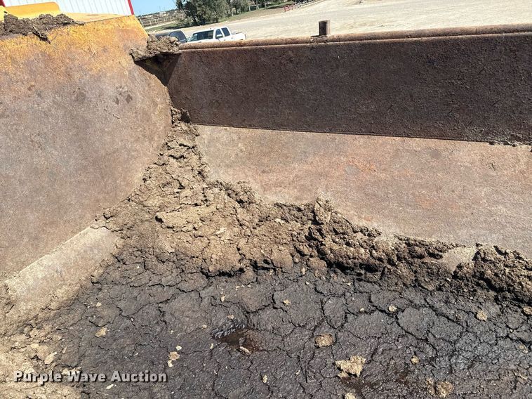 image for item DZ8520 1997 Volvo A25C articulated haul truck