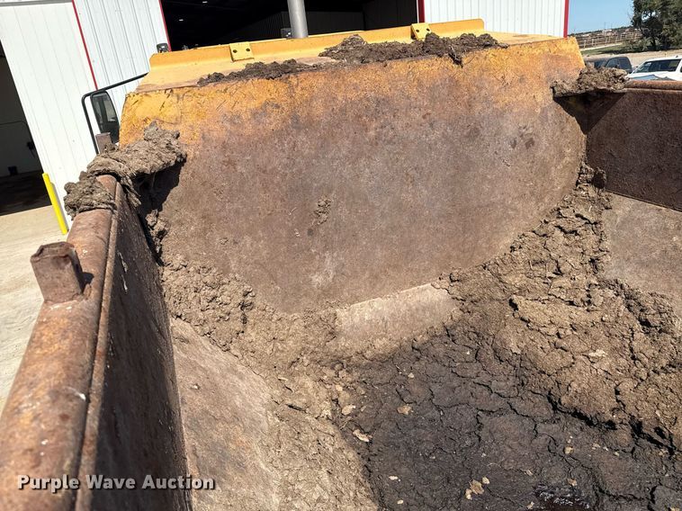 image for item DZ8520 1997 Volvo A25C articulated haul truck