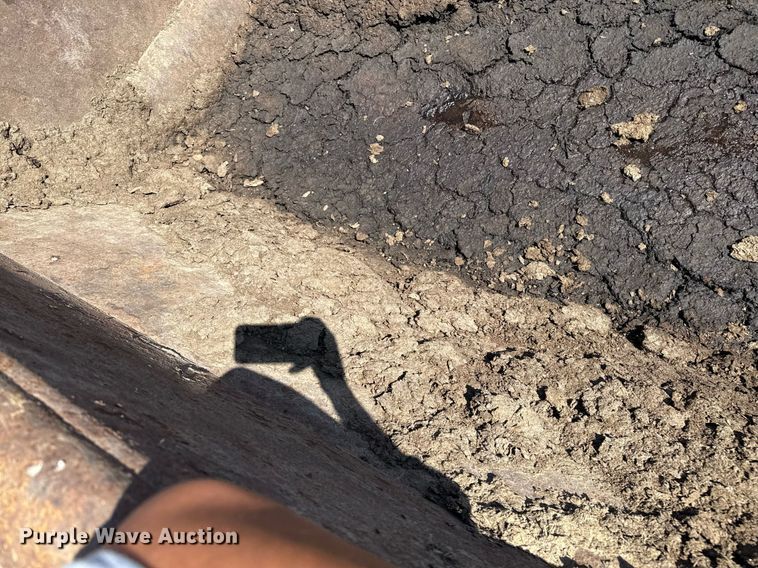 image for item DZ8520 1997 Volvo A25C articulated haul truck