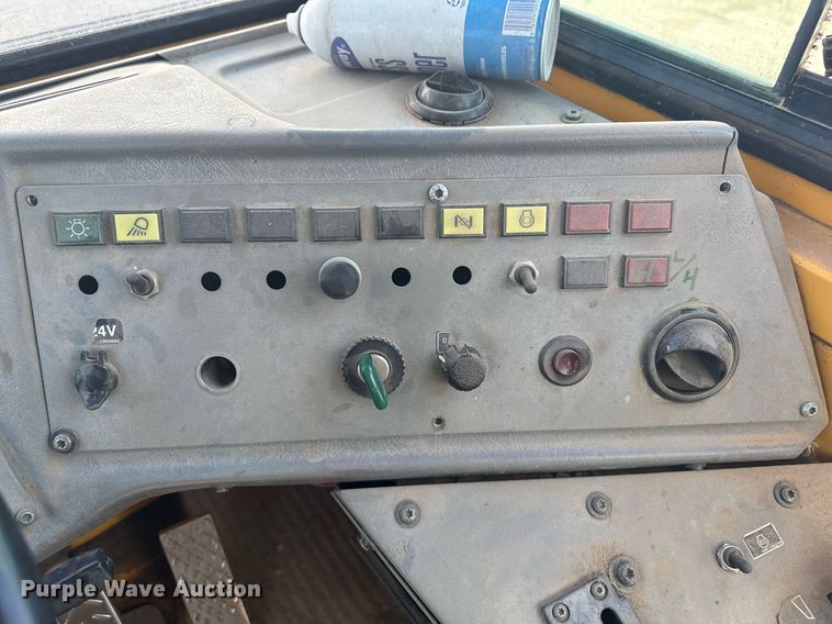 image for item DZ8520 1997 Volvo A25C articulated haul truck