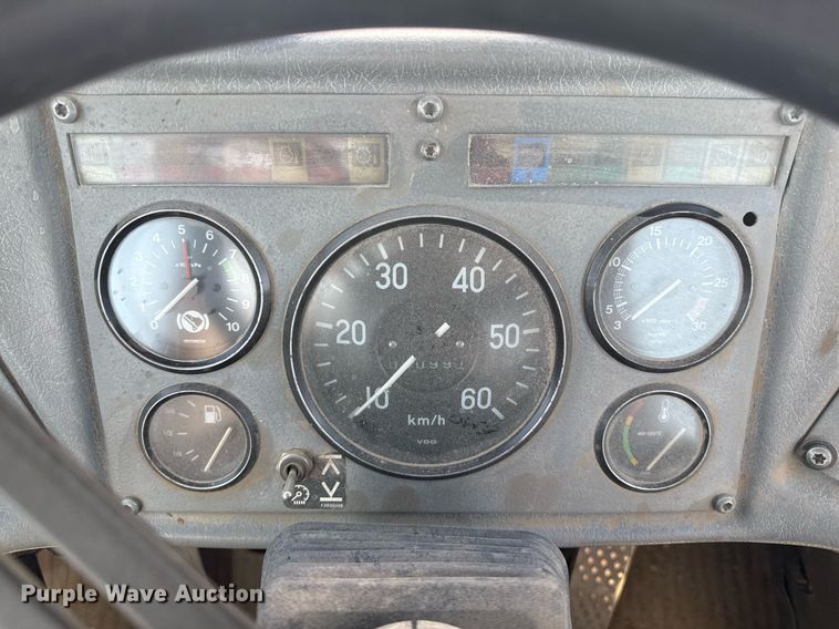 image for item DZ8520 1997 Volvo A25C articulated haul truck