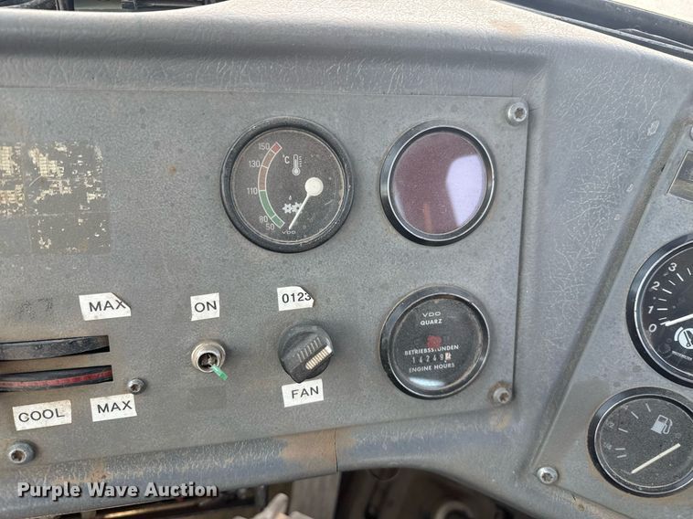 image for item DZ8520 1997 Volvo A25C articulated haul truck