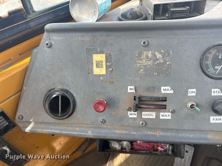 image for item DZ8520 1997 Volvo A25C articulated haul truck