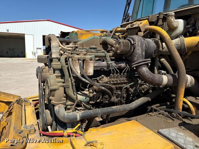 image for item DZ8520 1997 Volvo A25C articulated haul truck