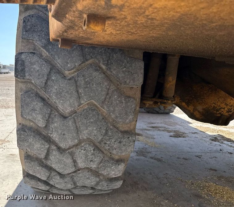 image for item DZ8520 1997 Volvo A25C articulated haul truck