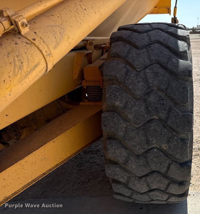 image for item DZ8520 1997 Volvo A25C articulated haul truck