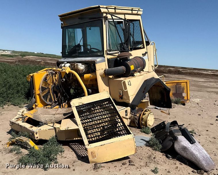 image for item DZ8520 1997 Volvo A25C articulated haul truck