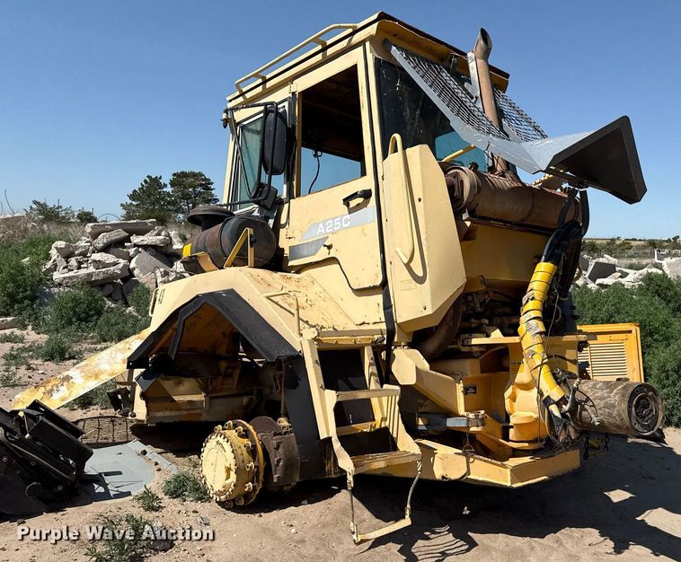 image for item DZ8520 1997 Volvo A25C articulated haul truck