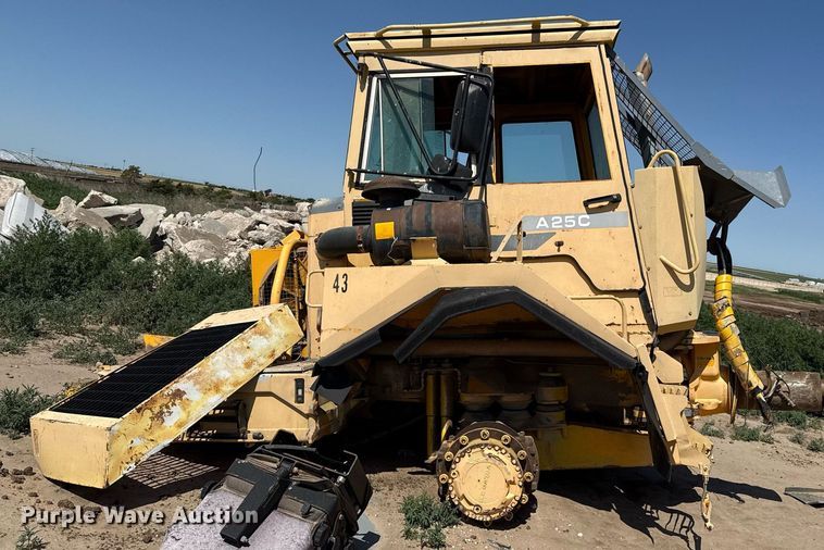 image for item DZ8520 1997 Volvo A25C articulated haul truck