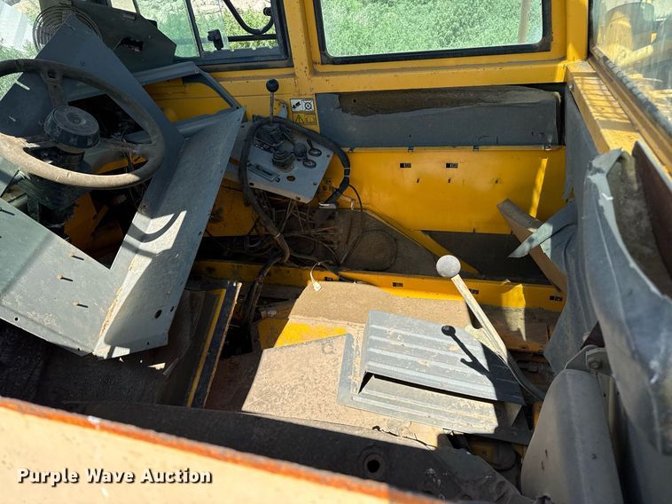 image for item DZ8520 1997 Volvo A25C articulated haul truck