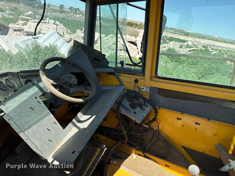 image for item DZ8520 1997 Volvo A25C articulated haul truck