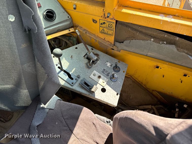 image for item DZ8520 1997 Volvo A25C articulated haul truck