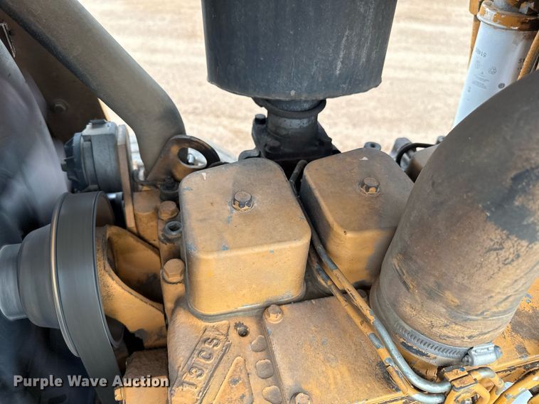 image for item DZ8569 Case 586E forklift