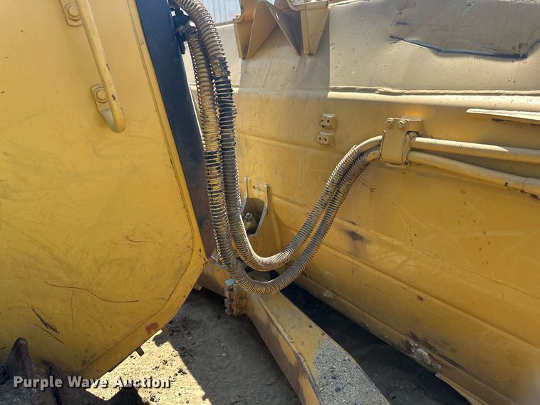 image for item EB2587 2016 Caterpillar D7E dozer