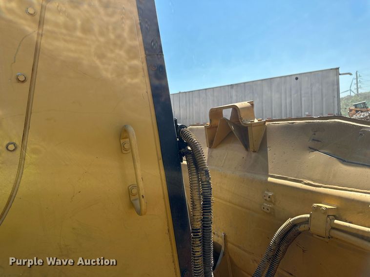 image for item EB2587 2016 Caterpillar D7E dozer