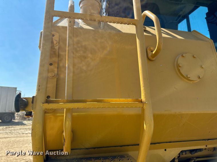 image for item EB2587 2016 Caterpillar D7E dozer