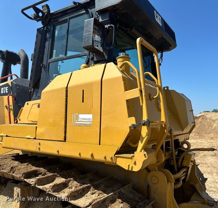 image for item EB2587 2016 Caterpillar D7E dozer