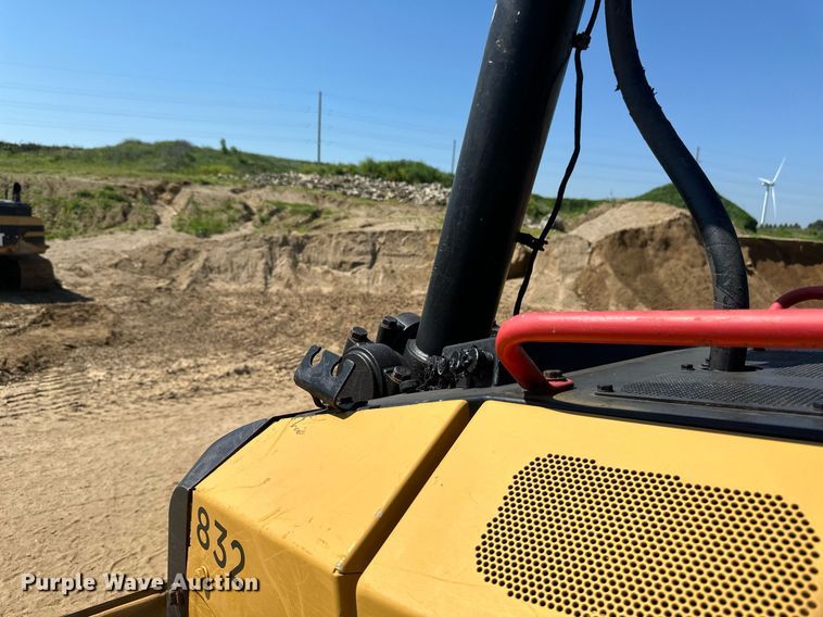 image for item EB2587 2016 Caterpillar D7E dozer