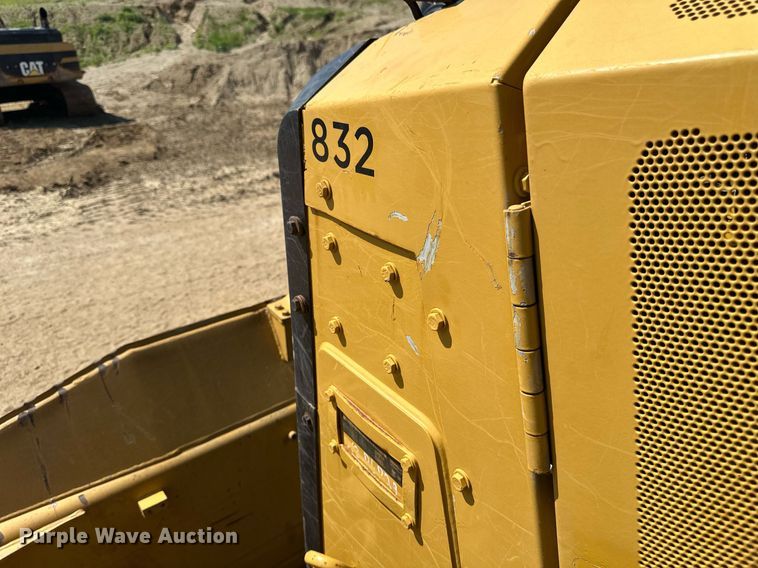 image for item EB2587 2016 Caterpillar D7E dozer