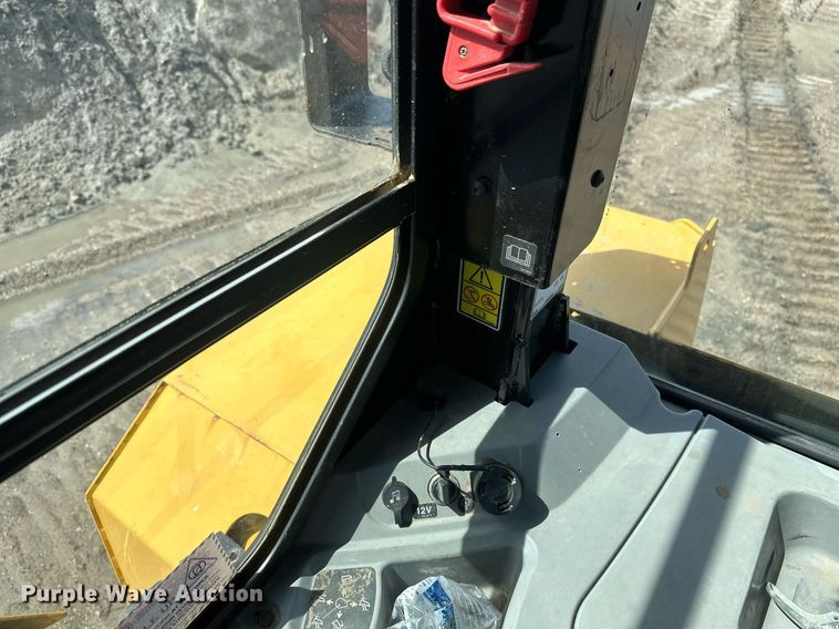 image for item EB2587 2016 Caterpillar D7E dozer