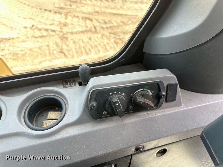 image for item EB2587 2016 Caterpillar D7E dozer