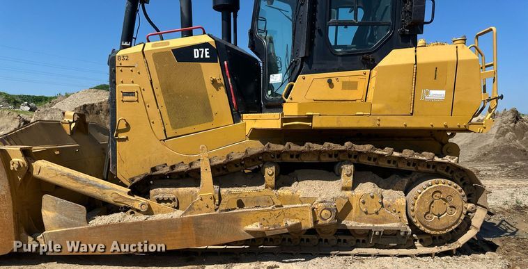 image for item EB2587 2016 Caterpillar D7E dozer