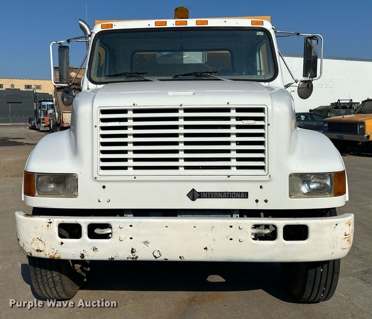 image for item EB2600 1998 International 4700 dump truck