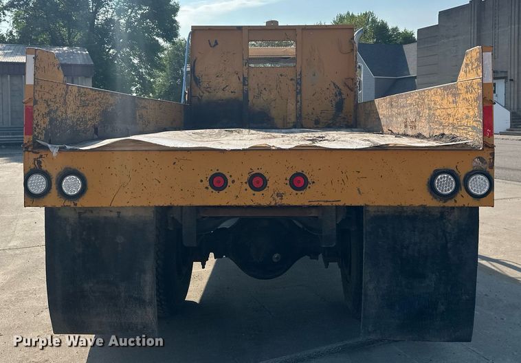 image for item EB2600 1998 International 4700 dump truck