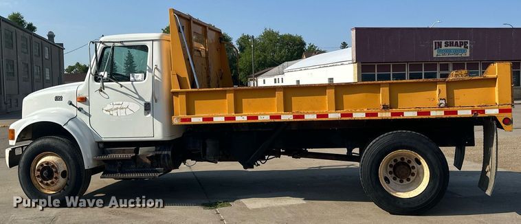 image for item EB2600 1998 International 4700 dump truck
