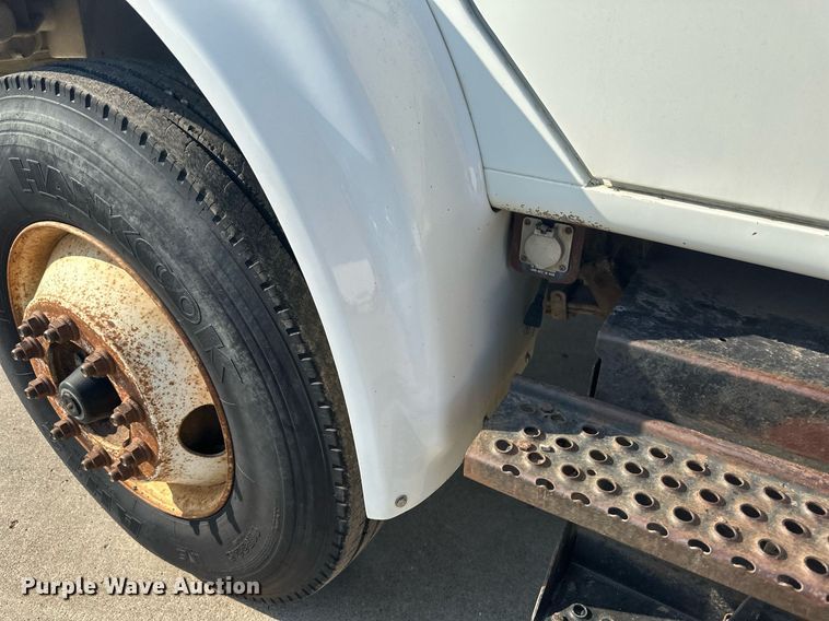 image for item EB2600 1998 International 4700 dump truck