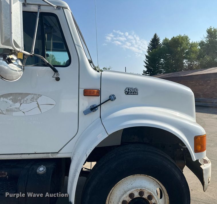 image for item EB2600 1998 International 4700 dump truck