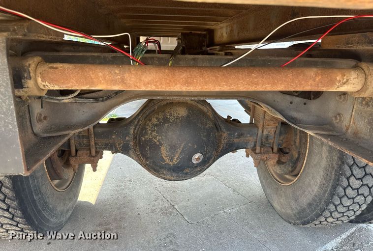 image for item EB2600 1998 International 4700 dump truck