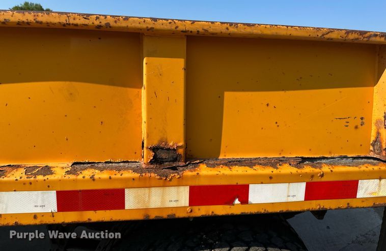 image for item EB2600 1998 International 4700 dump truck