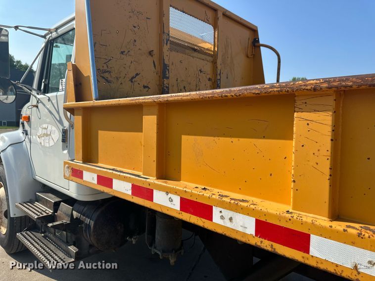 image for item EB2600 1998 International 4700 dump truck