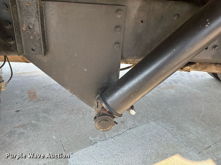 image for item EB2600 1998 International 4700 dump truck