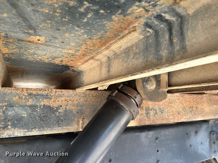 image for item EB2600 1998 International 4700 dump truck