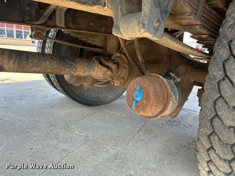 image for item EB2600 1998 International 4700 dump truck