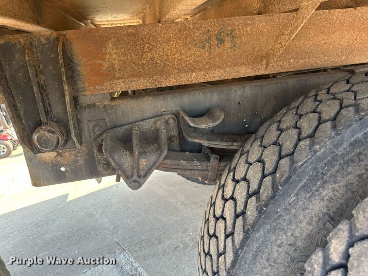 image for item EB2600 1998 International 4700 dump truck