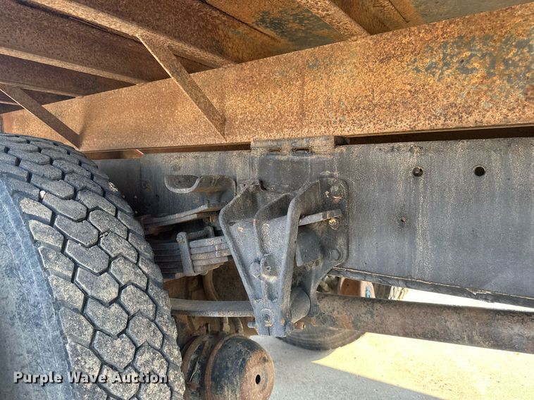 image for item EB2600 1998 International 4700 dump truck