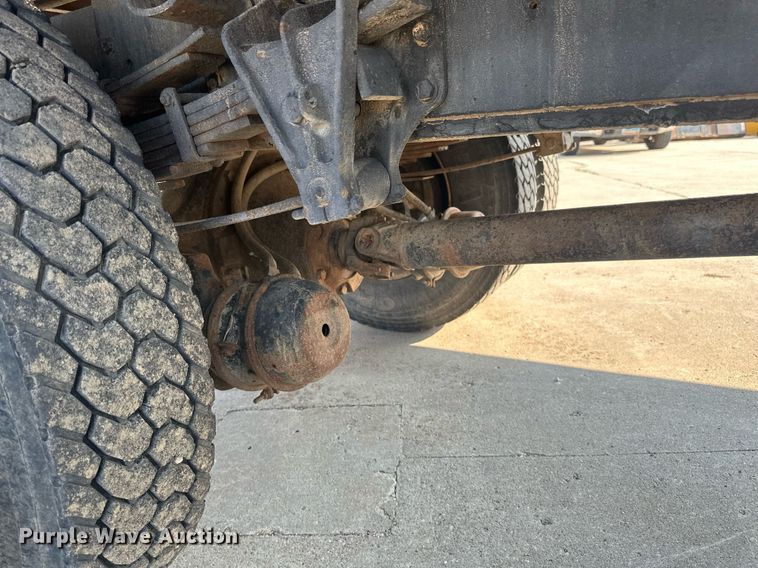 image for item EB2600 1998 International 4700 dump truck