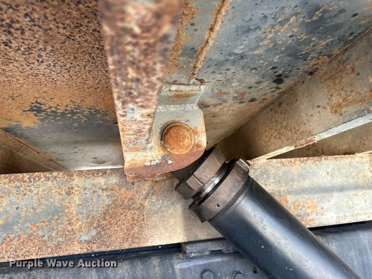 image for item EB2600 1998 International 4700 dump truck