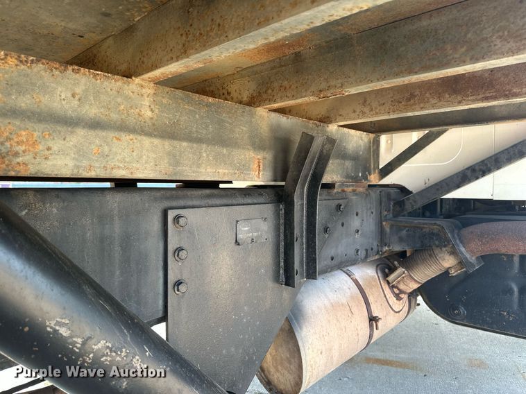 image for item EB2600 1998 International 4700 dump truck