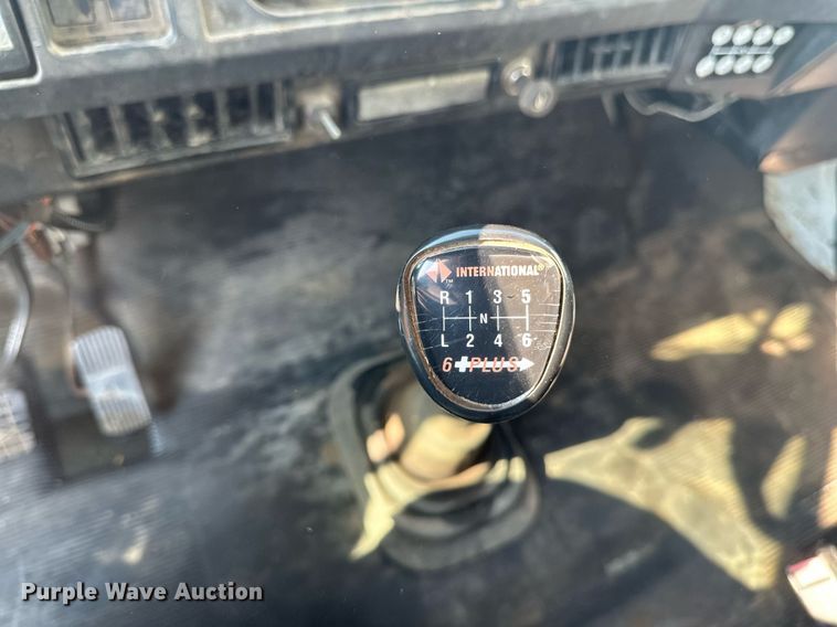 image for item EB2600 1998 International 4700 dump truck