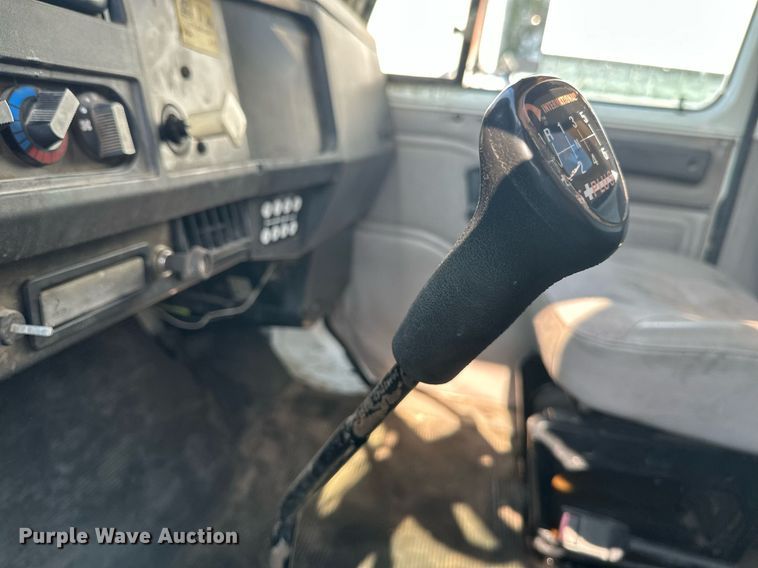 image for item EB2600 1998 International 4700 dump truck