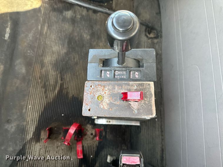 image for item EB2600 1998 International 4700 dump truck