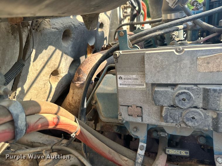 image for item EB2600 1998 International 4700 dump truck