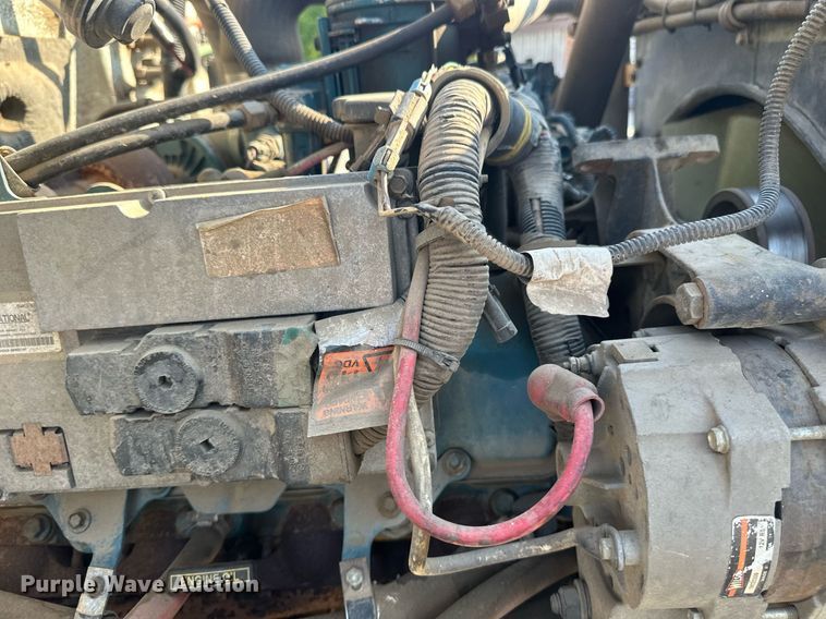 image for item EB2600 1998 International 4700 dump truck