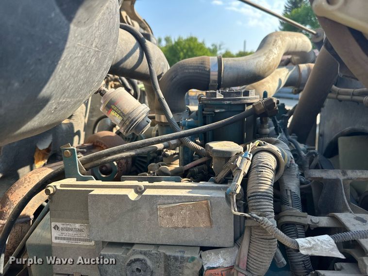 image for item EB2600 1998 International 4700 dump truck